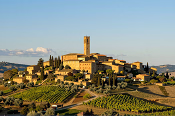 Castellina in Chianti : Forteresse et Vignobles d'Exception